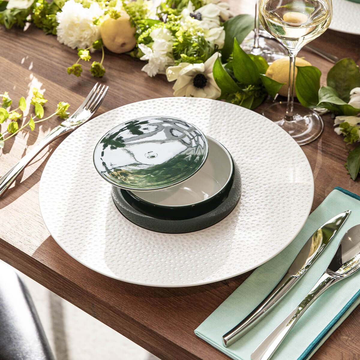 PERLES DE ROSEE BLANCHES assiette gourmet ronde 30 cm