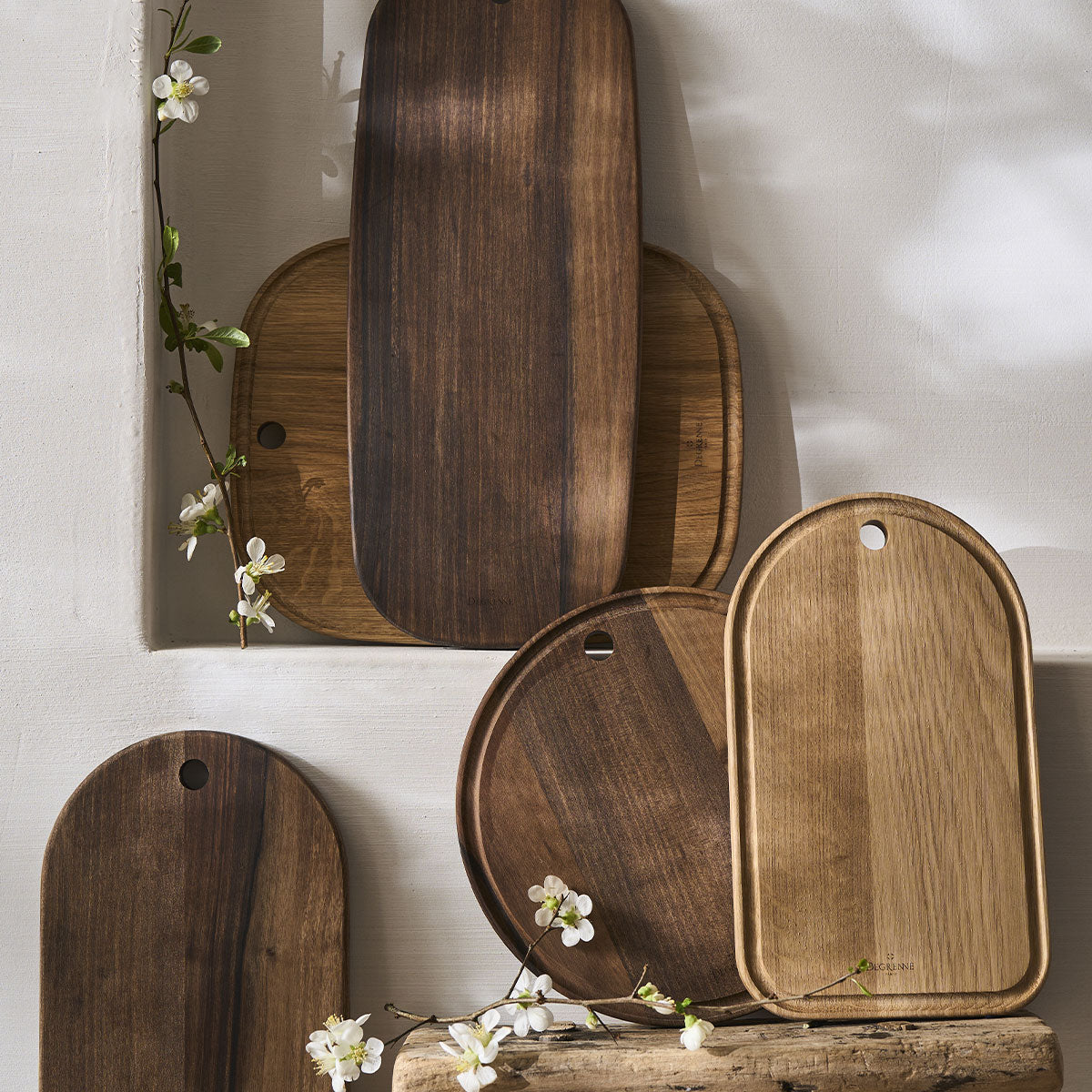 PLANCHES LES ESSENCES Planche à découper en noyer 29 cm